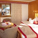 Garni Royal-2 By Interhome